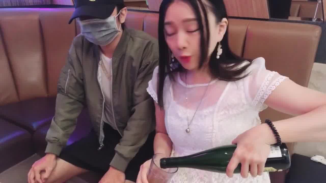  daisybaby 干翻酒店红牌小姐的骚穴 的剧照8