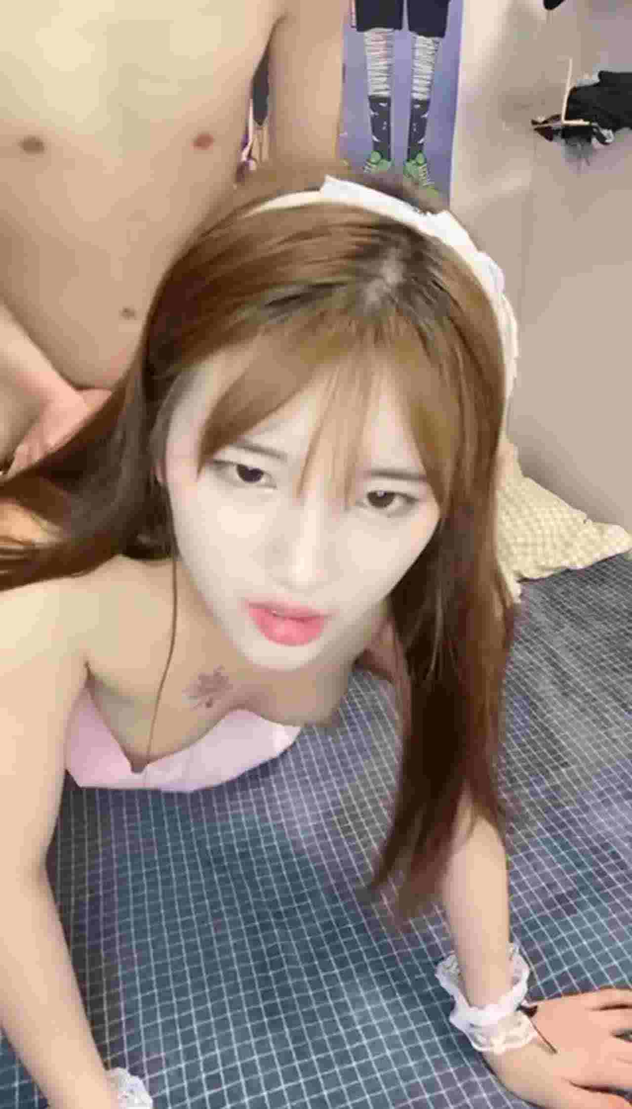  邻居妹妹原来这么爱吃精液 的剧照10