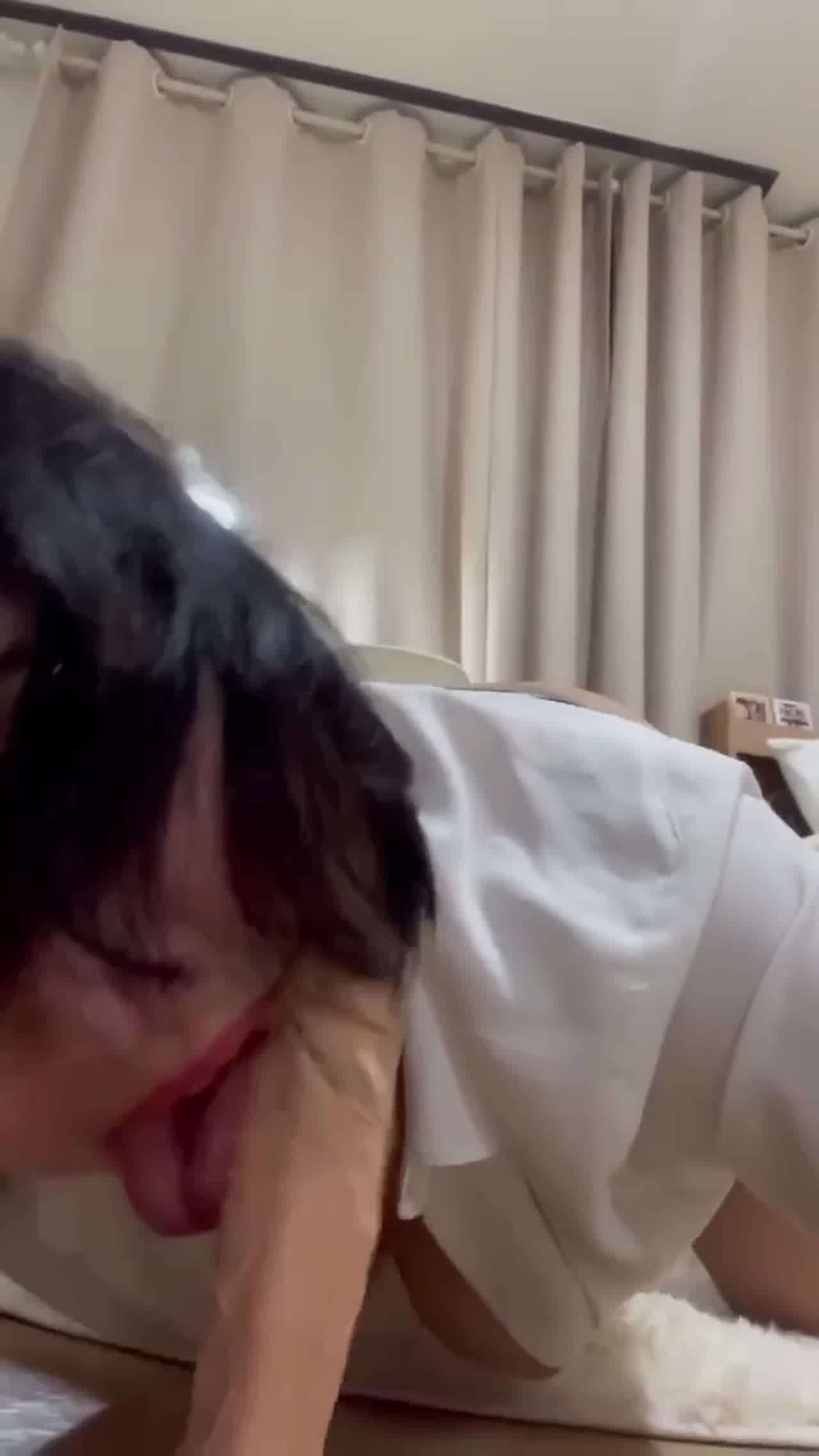  黑丝反差翘臀女友口活一绝 的剧照10