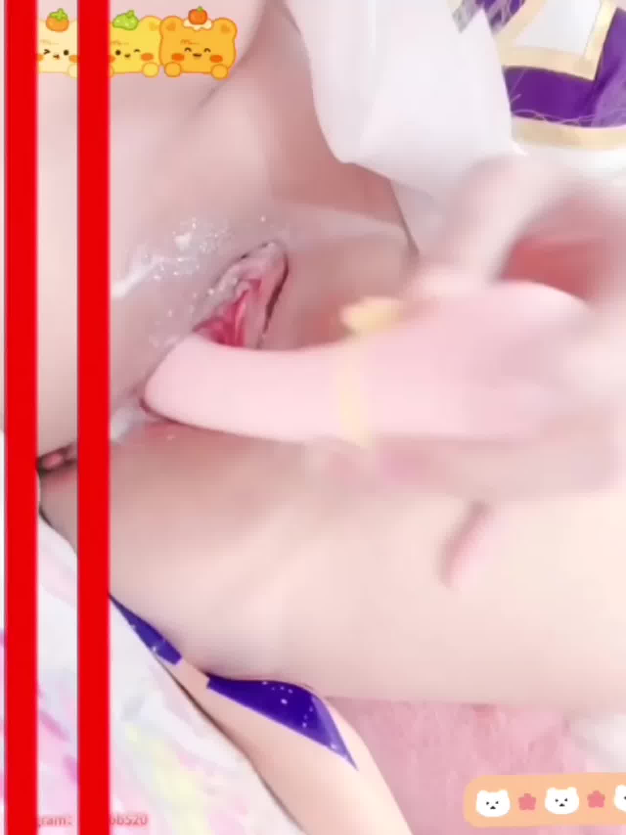  萝莉小仙秀大长腿并用道具玩弄骚穴 的剧照6