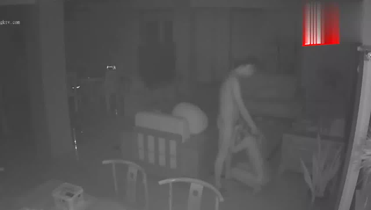  乌鲁木齐少妇和隔壁老王偷,情不料家里居然偷偷装了摄像头惨遭曝光！！！ 的剧照10