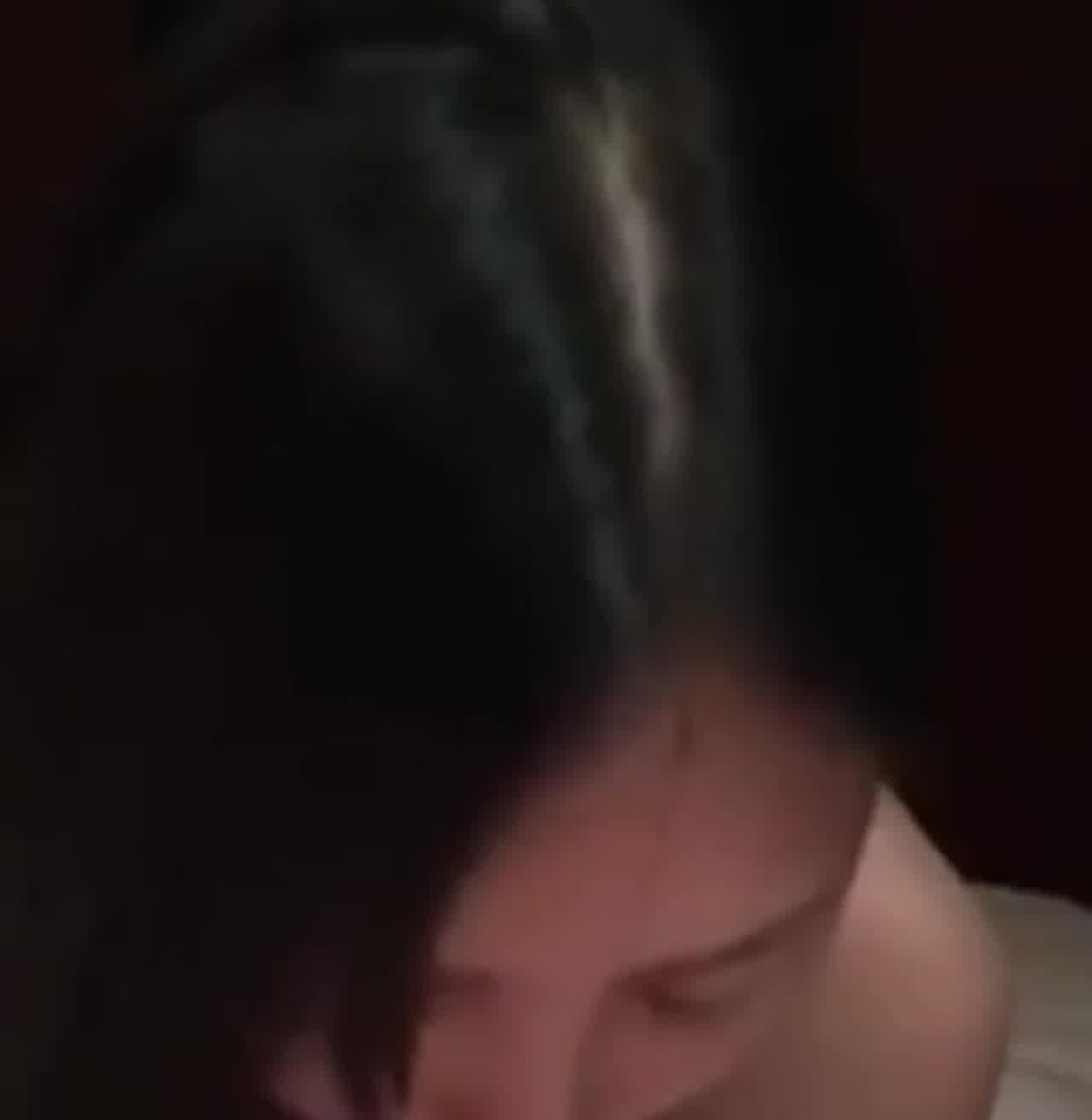  拜金女的淫乱生活背着老公和前男友激情啪啪 的剧照2