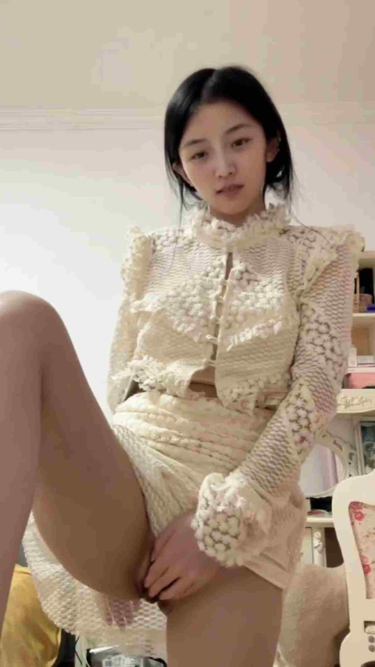  超暴力后入 肥嫩屁股看到就想肏 的剧照4