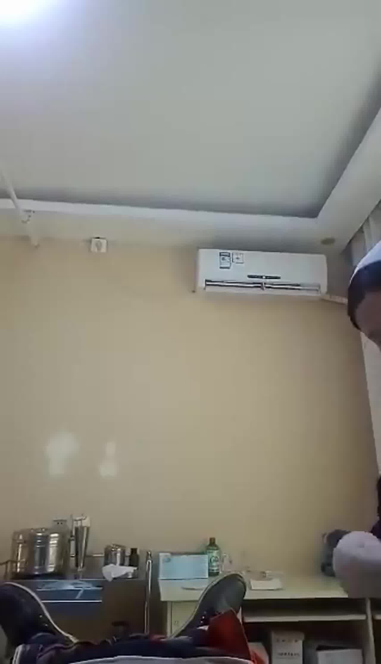  推特小护士雅欣～下次再有哥哥找我割包皮，我还是先给你口一次叭，把我和同事搞得尴尬，哈哈哈 的剧照5