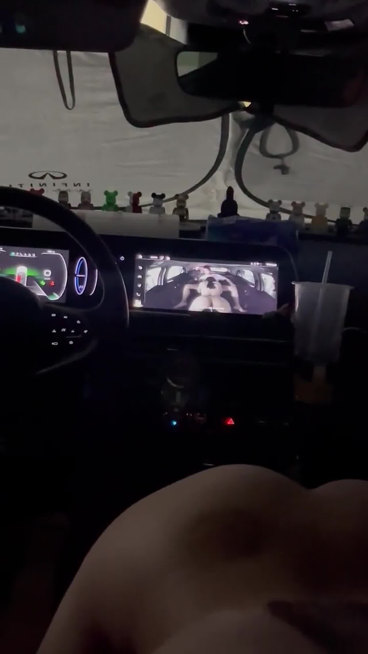  好个车震口活！等不到饭店就开始操了都 的剧照10