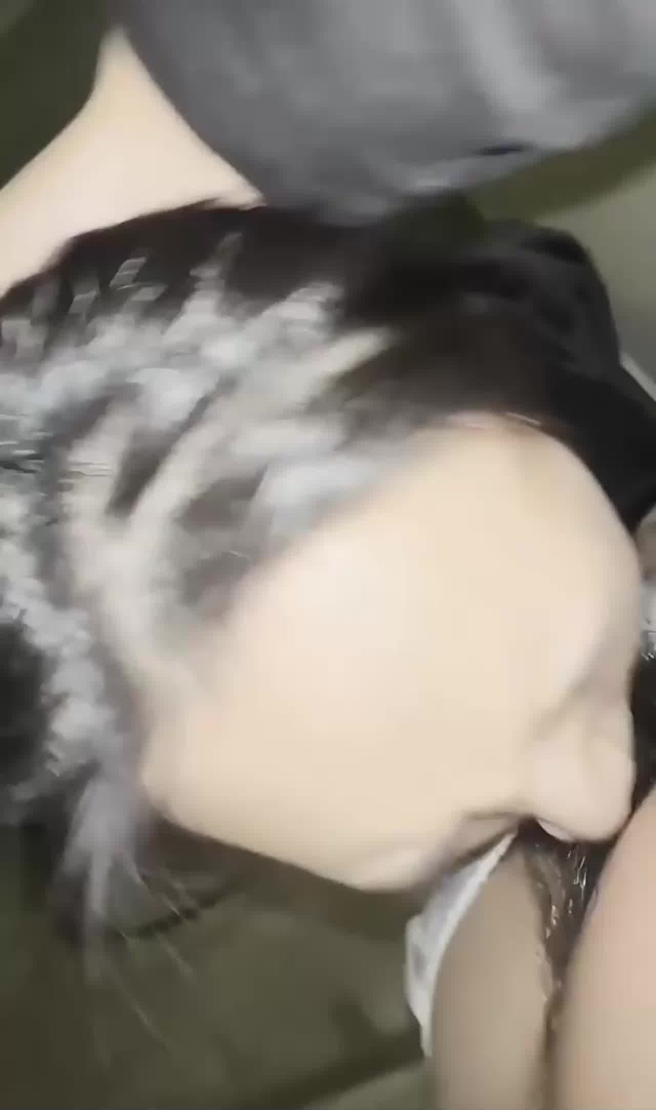  异地恋的女友，她在外地上大学，我在本地打工，没事的时候经常会去她那边找她 的剧照6