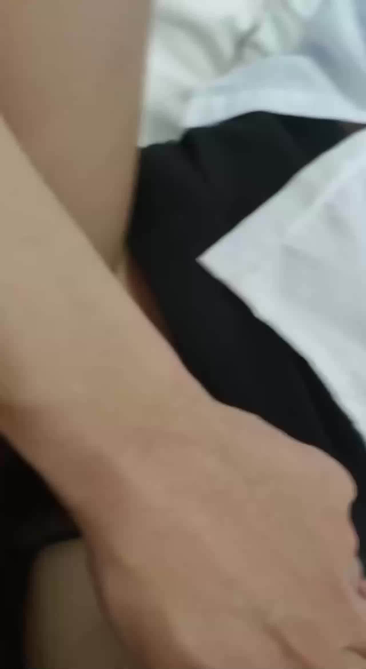  调教眼镜娘高中生，吃着假屌SM 的剧照10