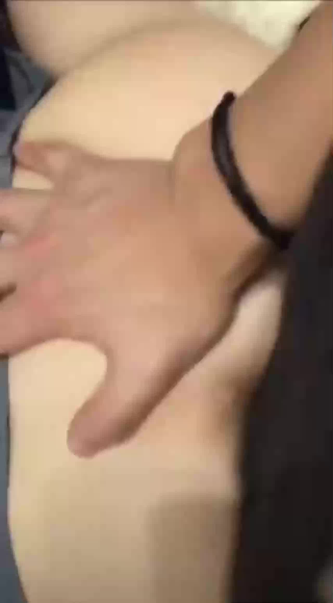  南京职中高中生第一次被干的逼都红了 的剧照7