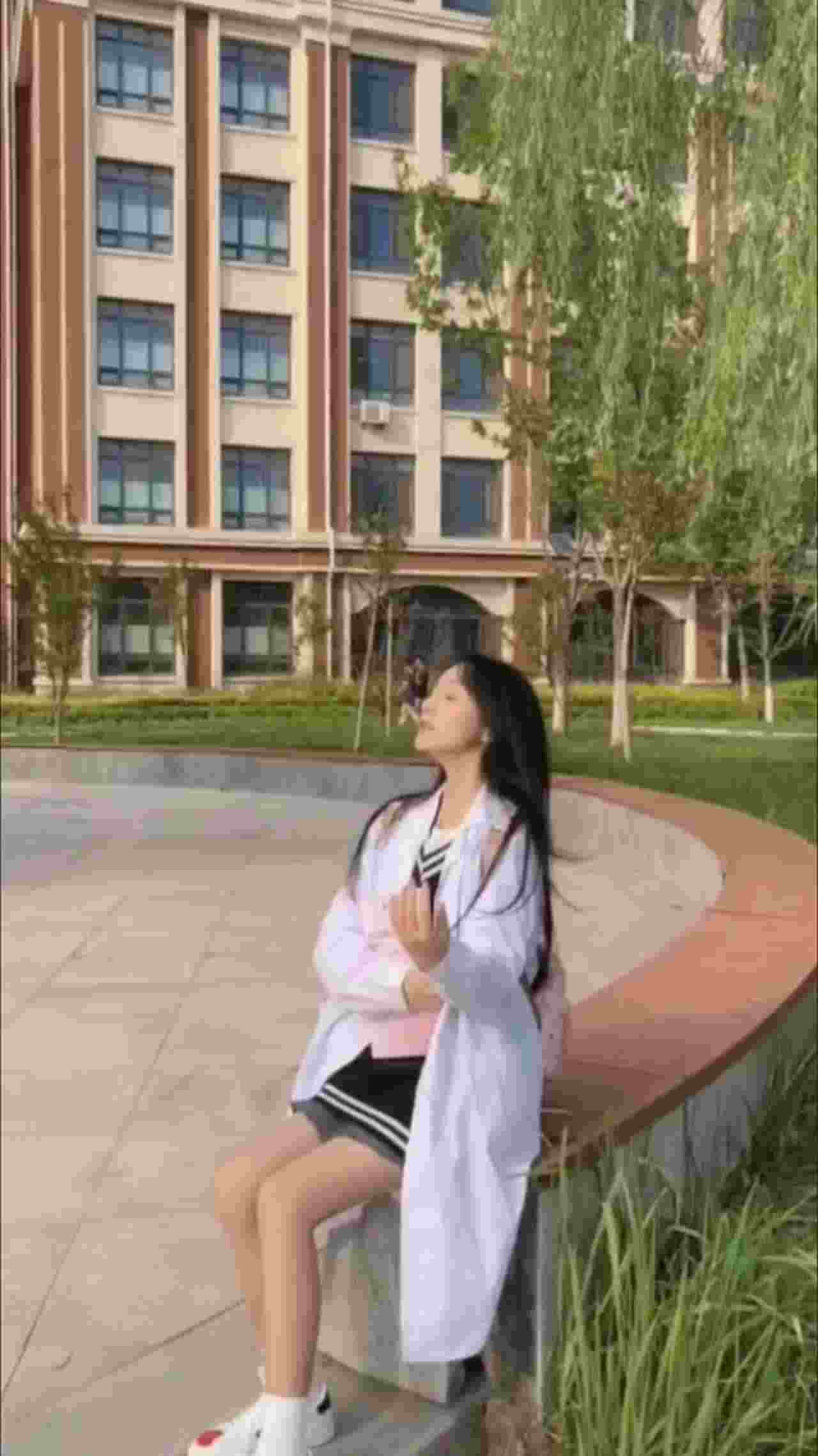  《反差婊》清纯反差婊泄密，又甜又欲 的剧照2