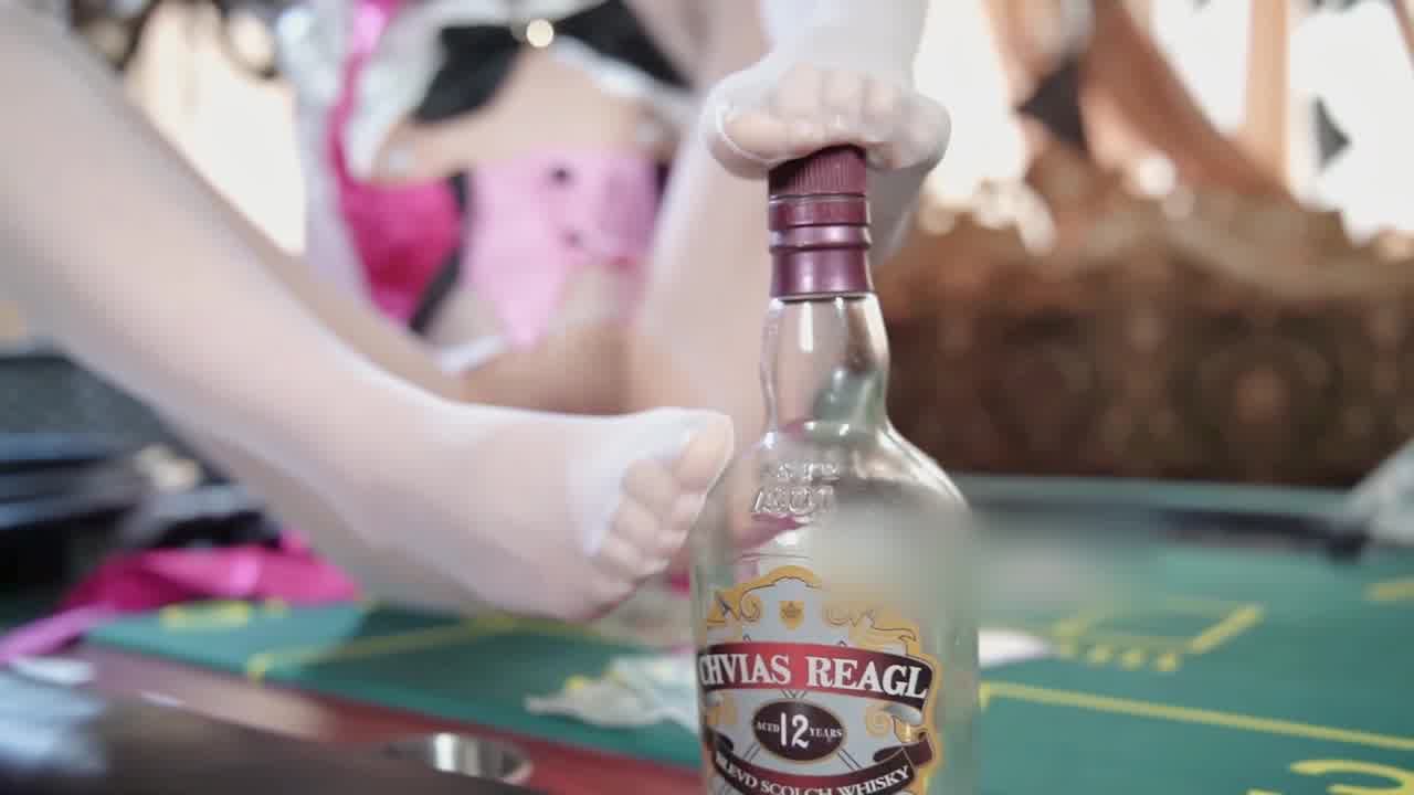  cos萝利女神咬一口兔娘，七月新番。《高扬斯卡娅兔女郎》 的剧照5