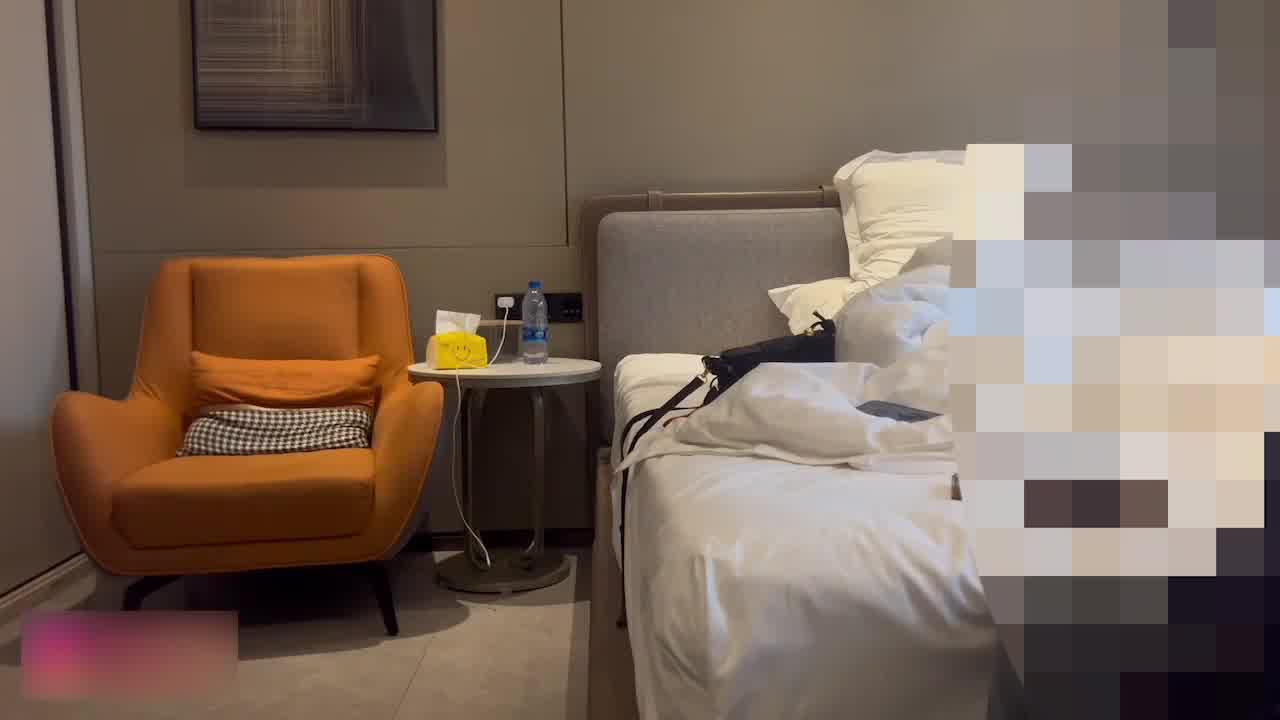  【这女的是挨操多没感觉了？男主第一次受打击】全程一声不吭表情都不变，男主还当她面调整摄像头 的剧照8