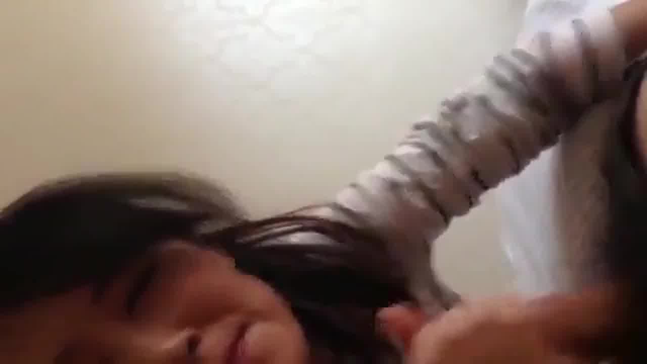  打工夫妻周末在家自拍虽然不漂亮但贵在真实 的剧照6