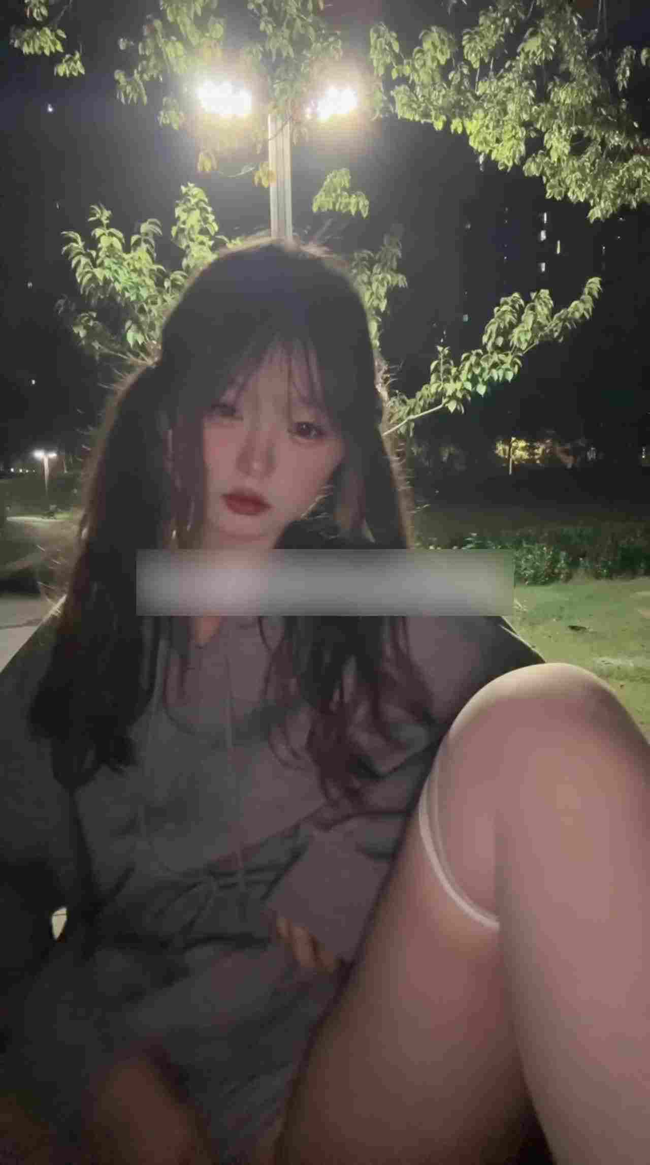  公园双马尾小母狗 的剧照9