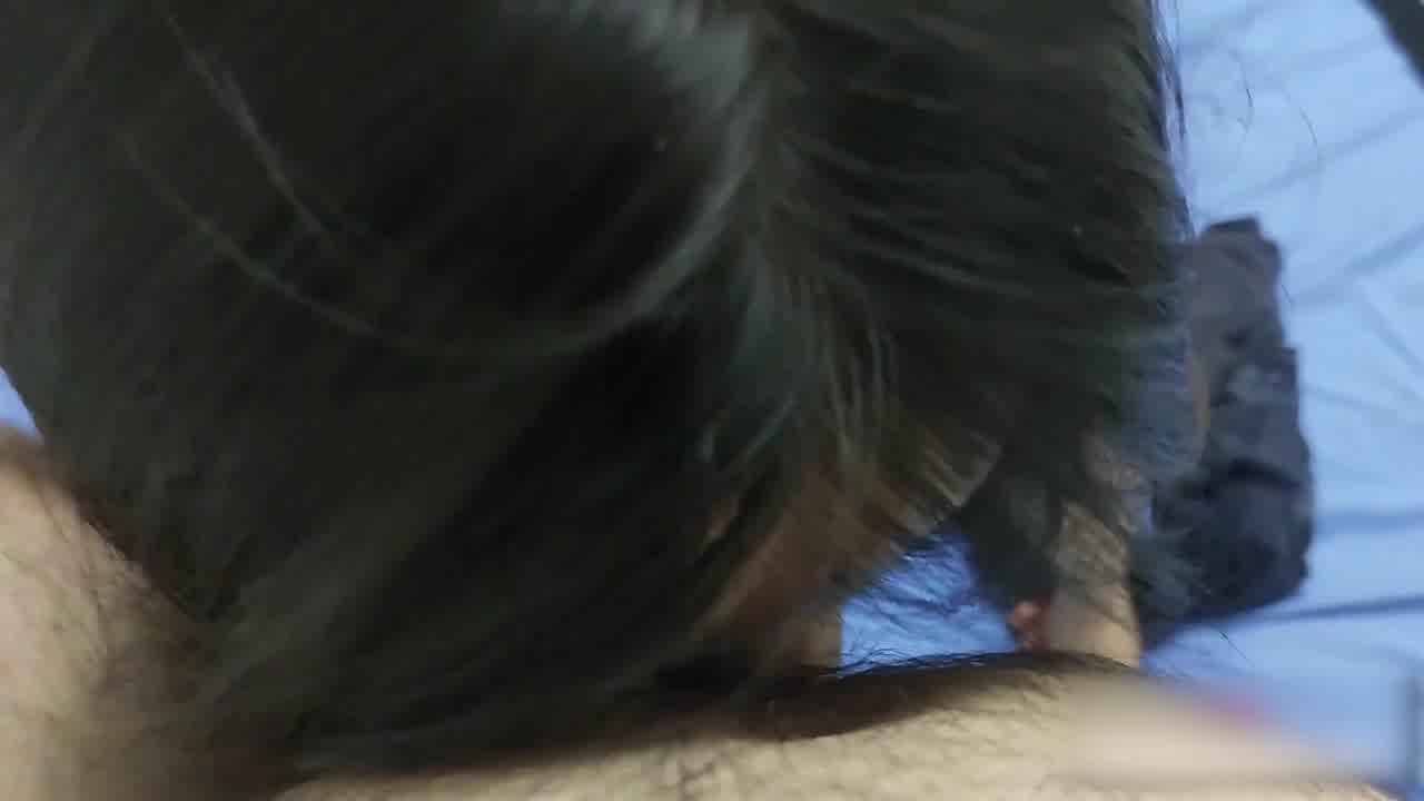  【亚洲女吸食记】骚女留学生吃洋屌 露脸出镜 的剧照9