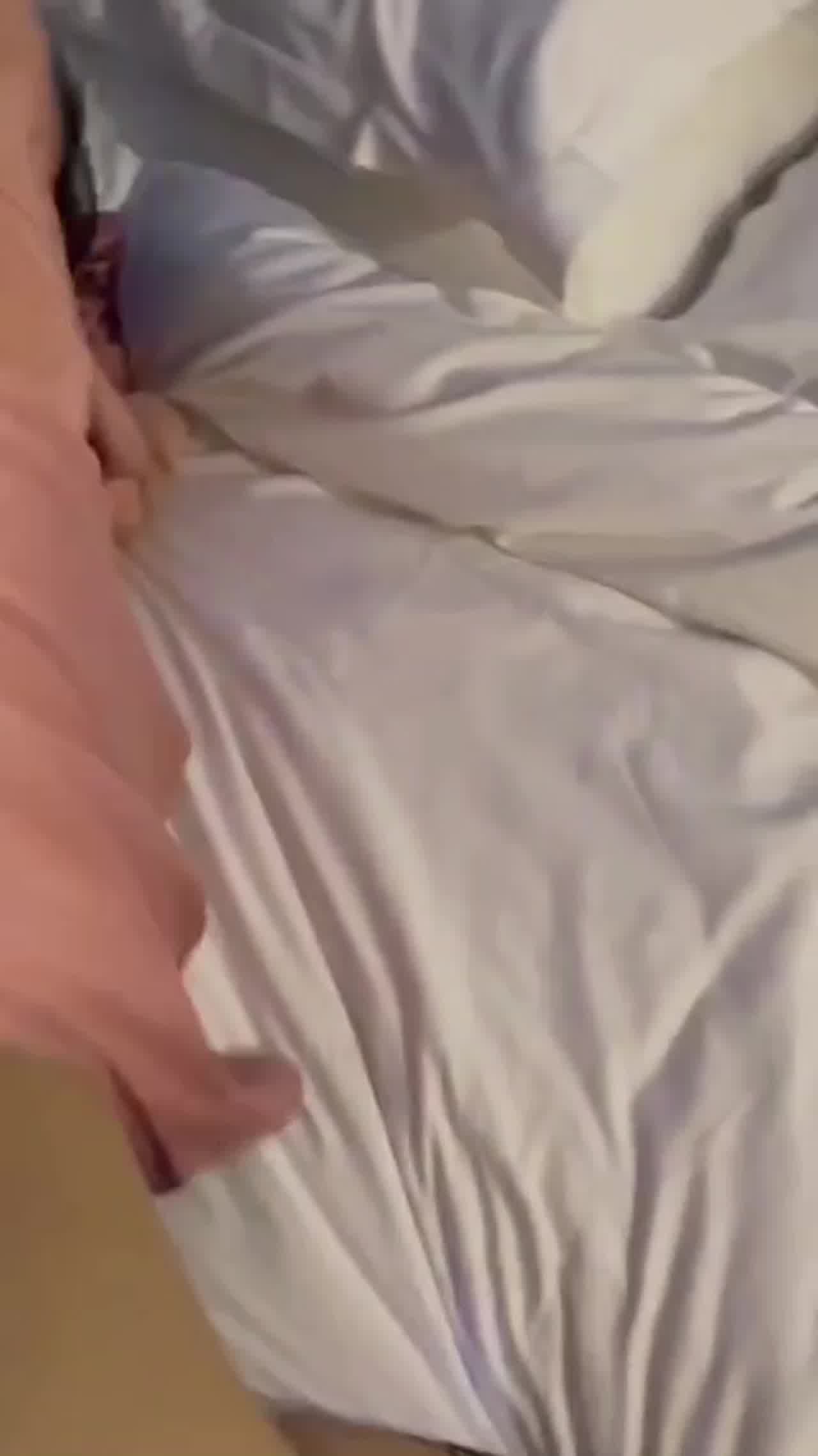  全网疯传！！长沙美女空姐与男友机师调教性爱视频泄密 的剧照10