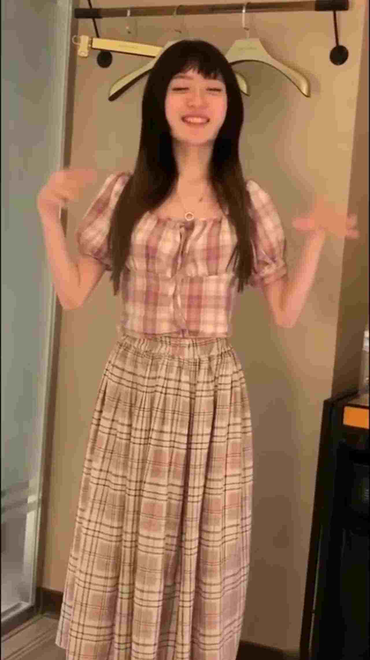  公主切正妹参加一场性爱盛宴 的剧照3