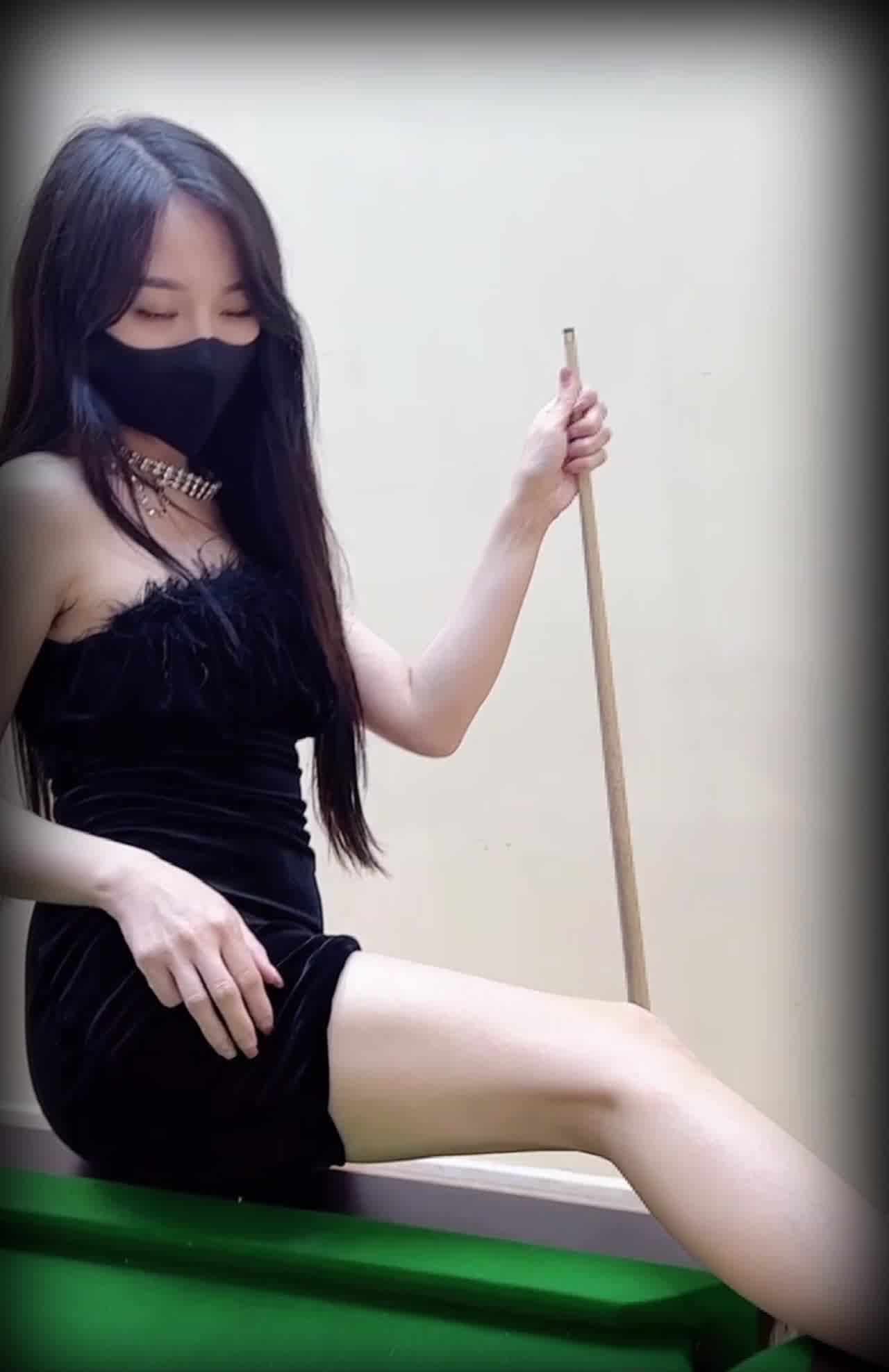  【小编推荐】三月樱花 性感台球女郎 输了球被迫啪啪 的剧照8