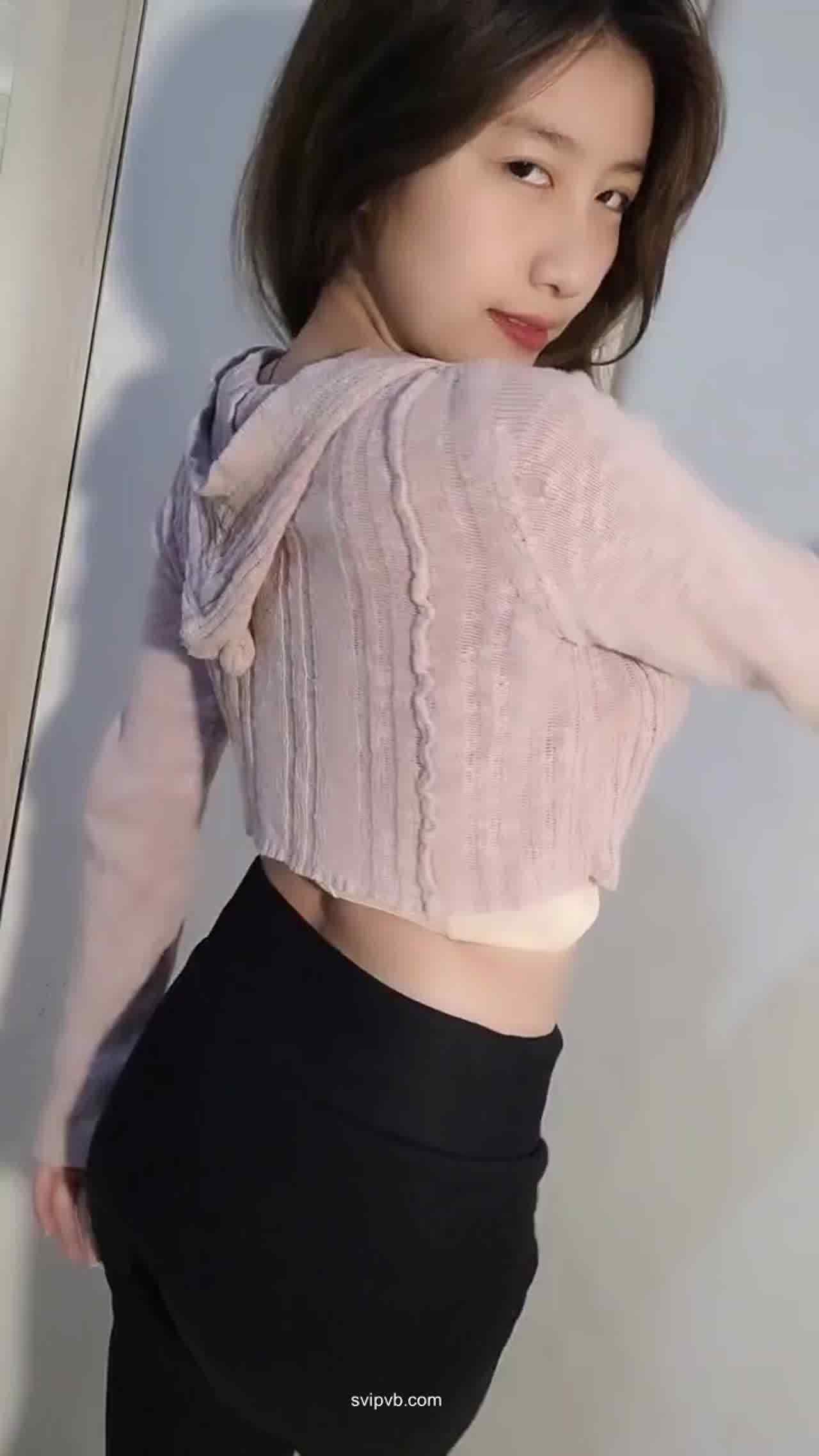  爱吃荔枝 女神诱惑舞蹈 的剧照7