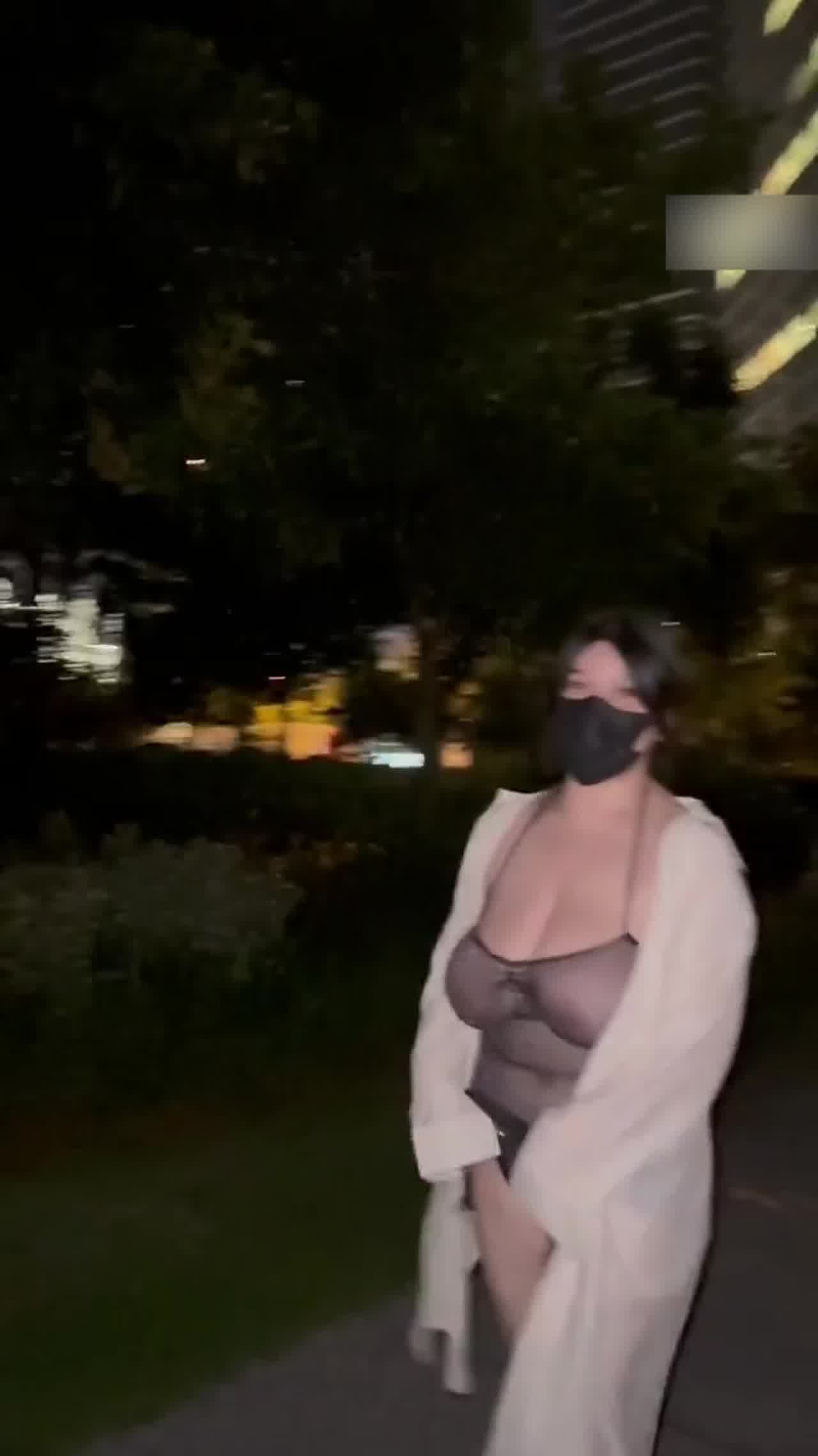  刚脱下的内裤不到十分钟，去捡呀~ 的剧照8