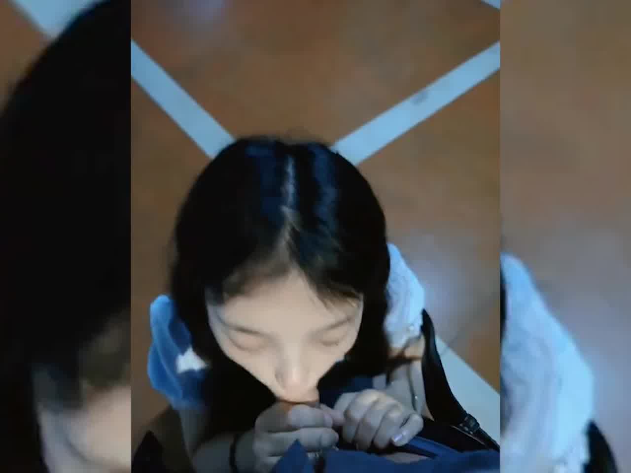  清纯女大生 口交起来象是交过很多任男朋友了 的剧照6