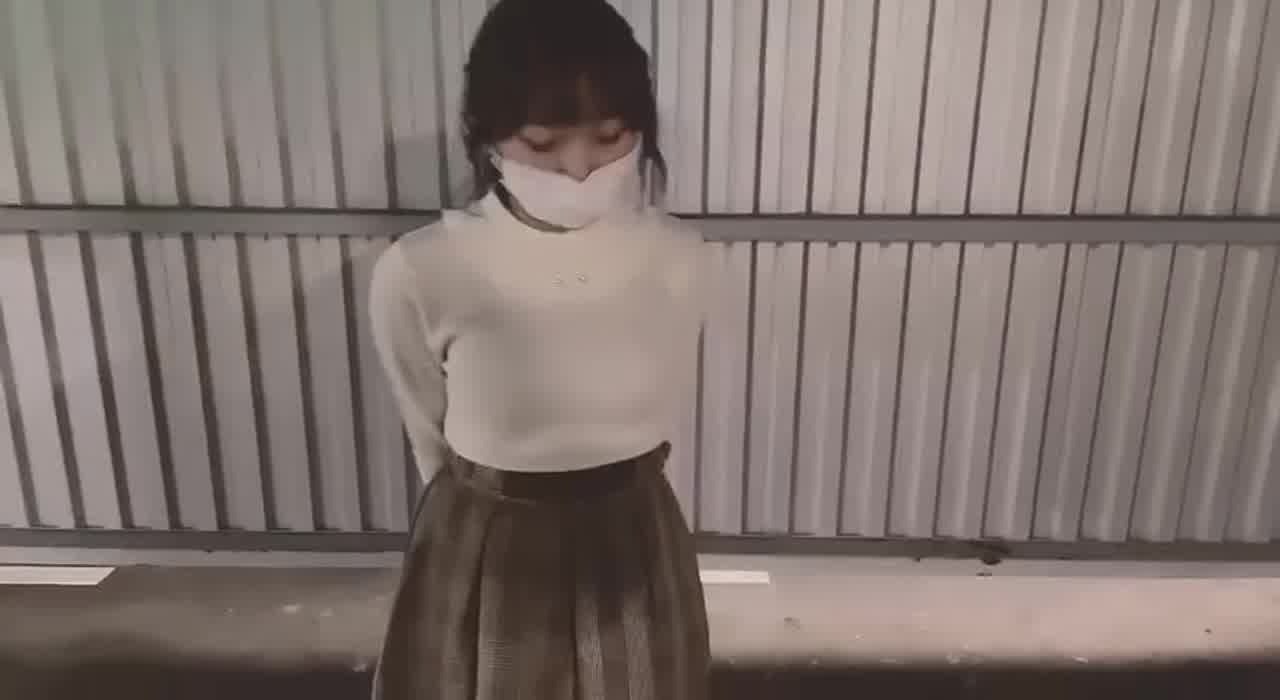  小骚妹上位驱动胴体 最后侧入极品大奶 的剧照8