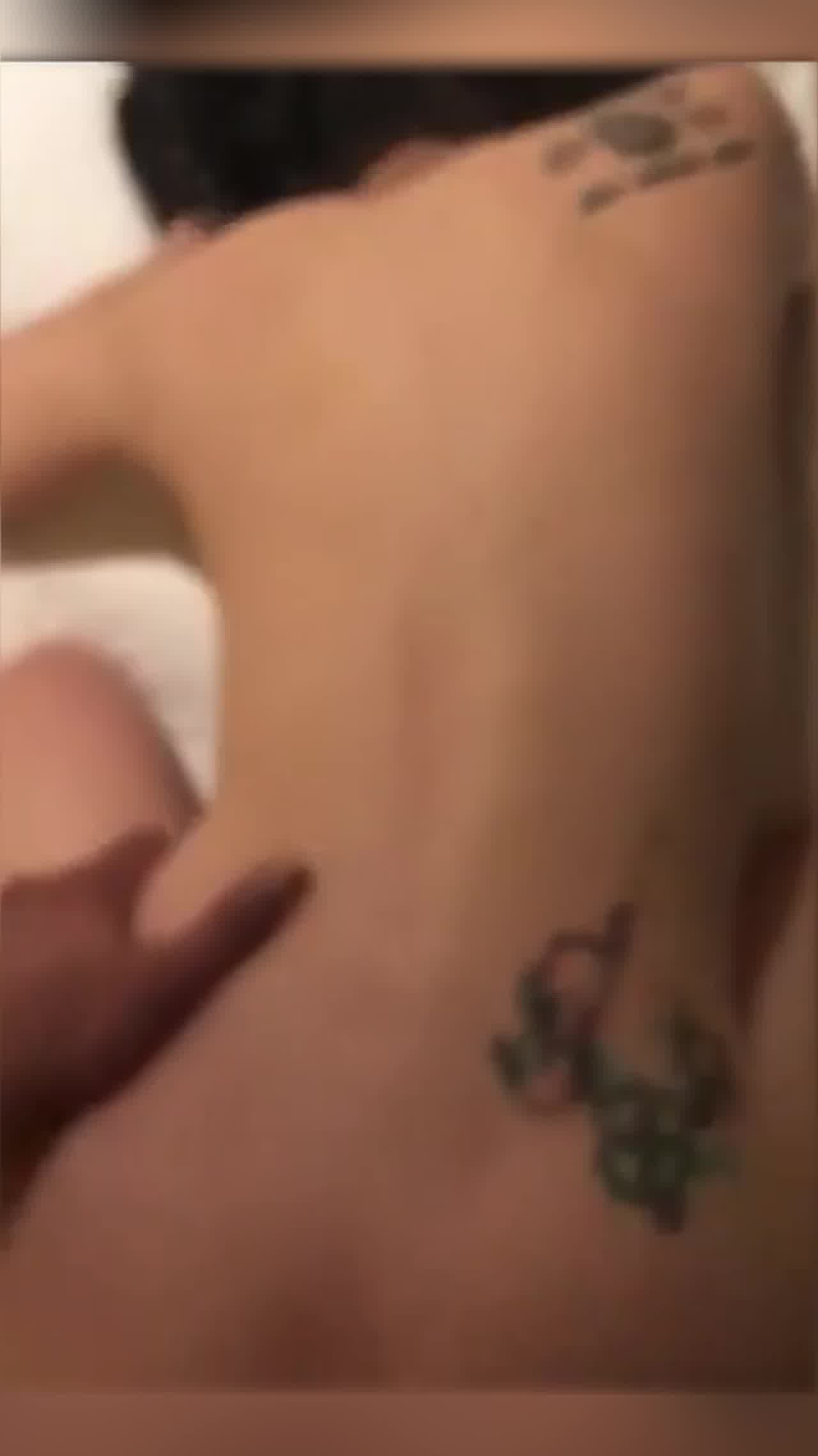  后入自拍闷骚奶妹淫水真多 的剧照1