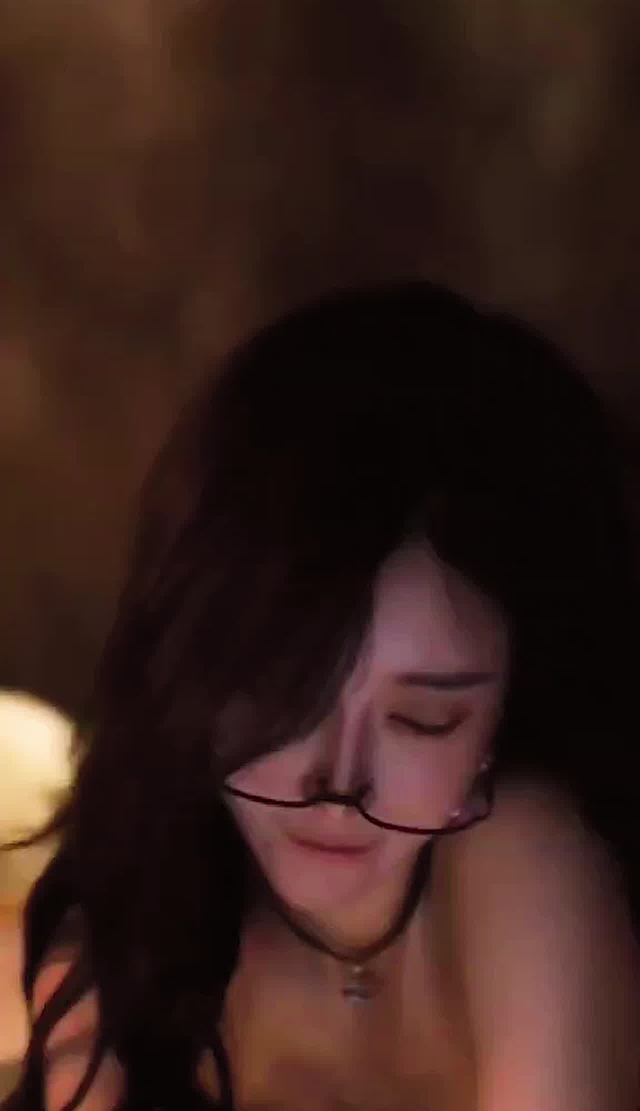  黑丝眼镜小母狗 的剧照1