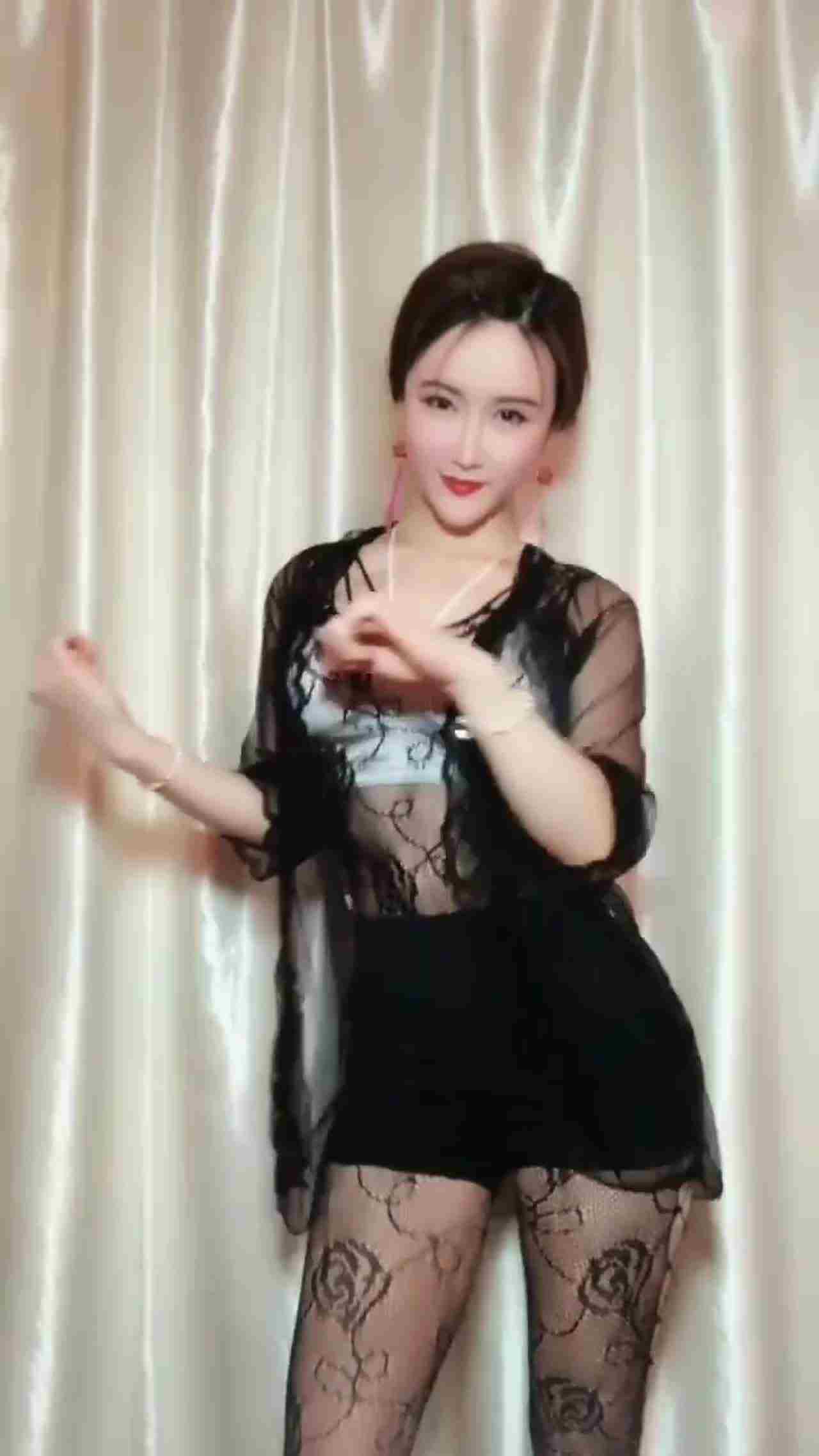  热舞热舞 的剧照3