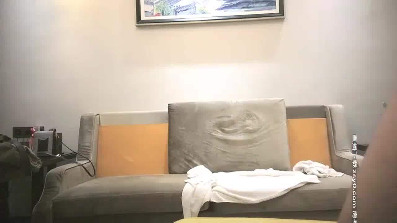  探花系列 约了个高颜值甜美泰国萌妹，直接肏到身体都坏掉了 的剧照2