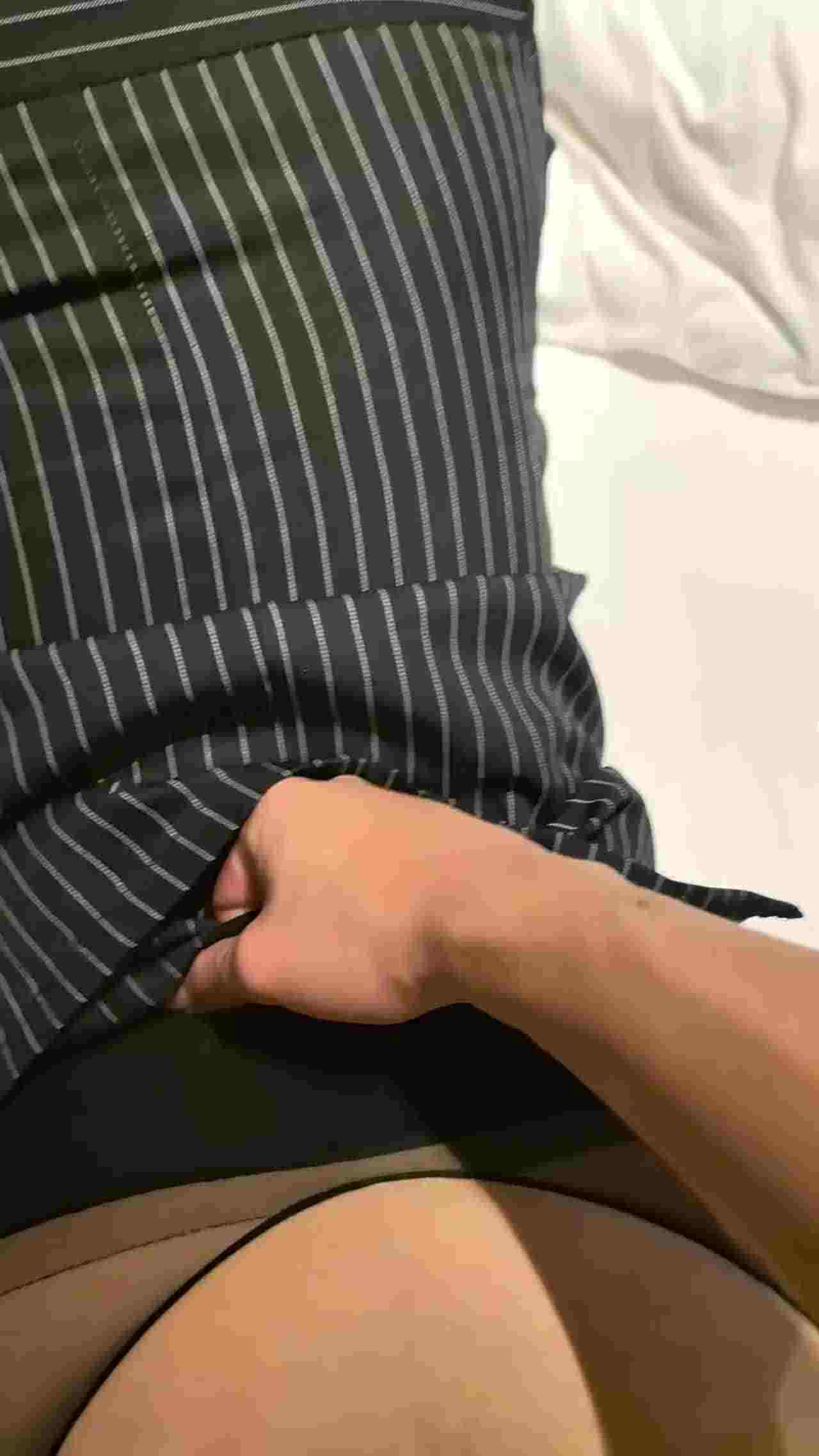  【B级别泄密】让你有穿好利来制服操完在足交流出 的剧照8