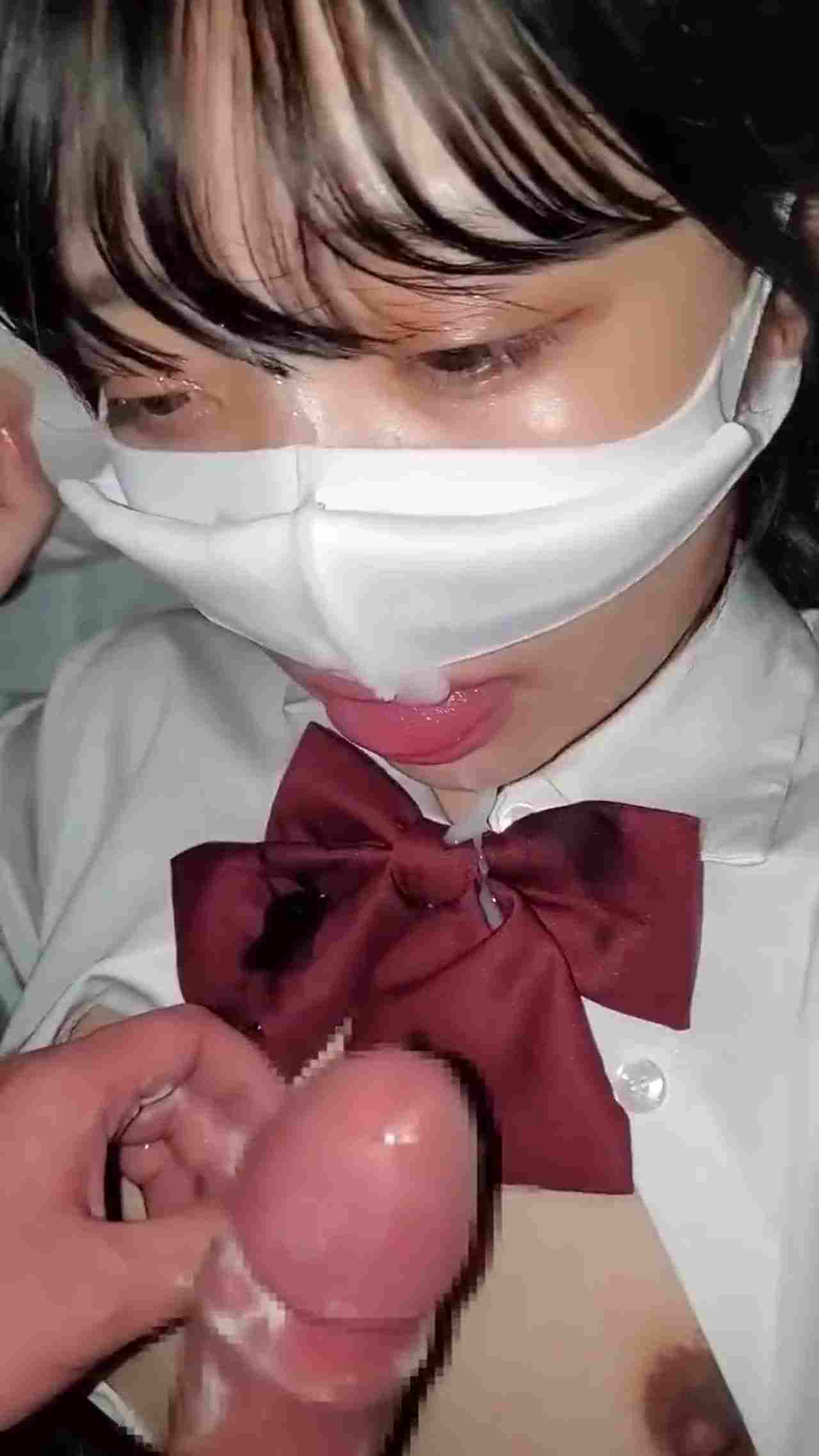  颜射清纯大学女友 的剧照6