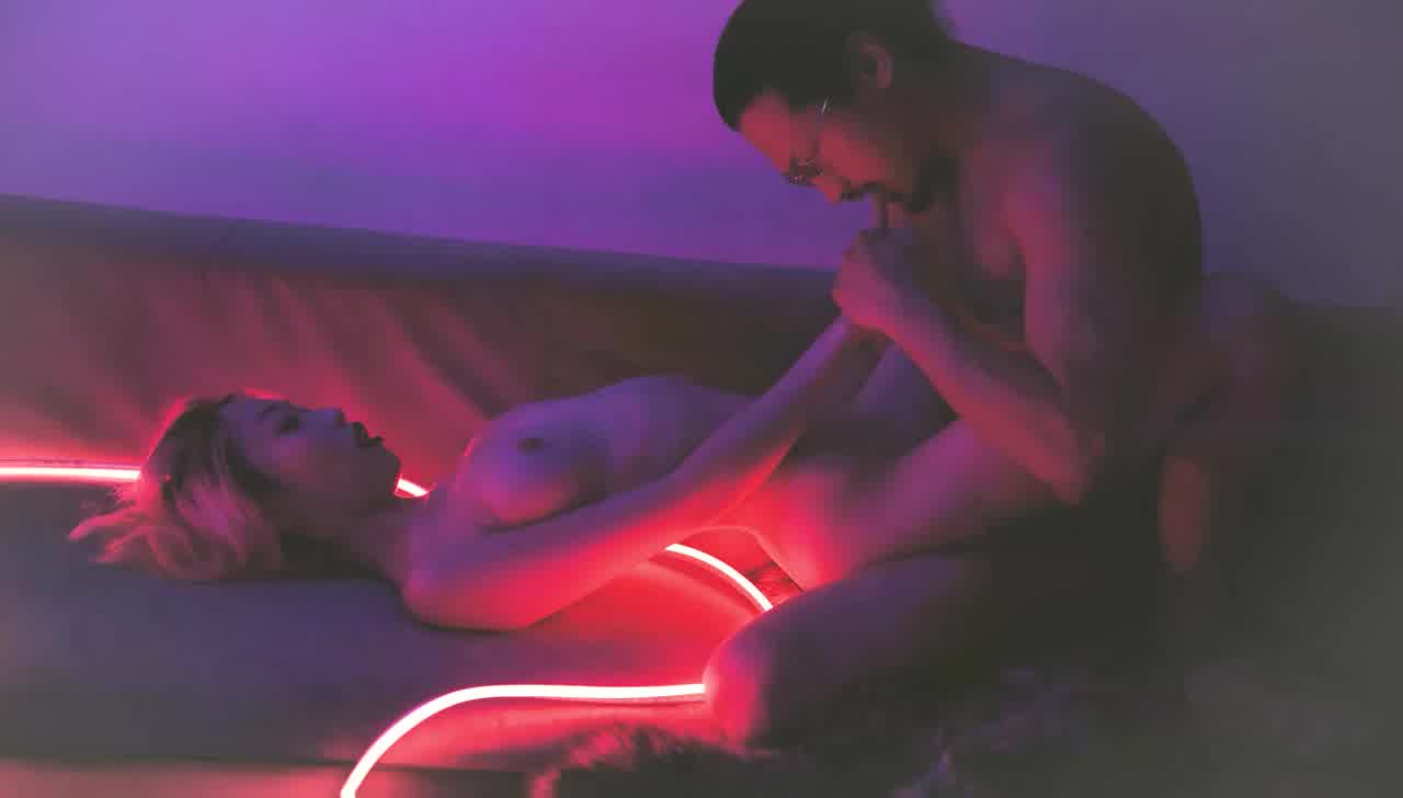  色影大帝 王动艺术性爱作品 霓虹魅惑 的剧照8