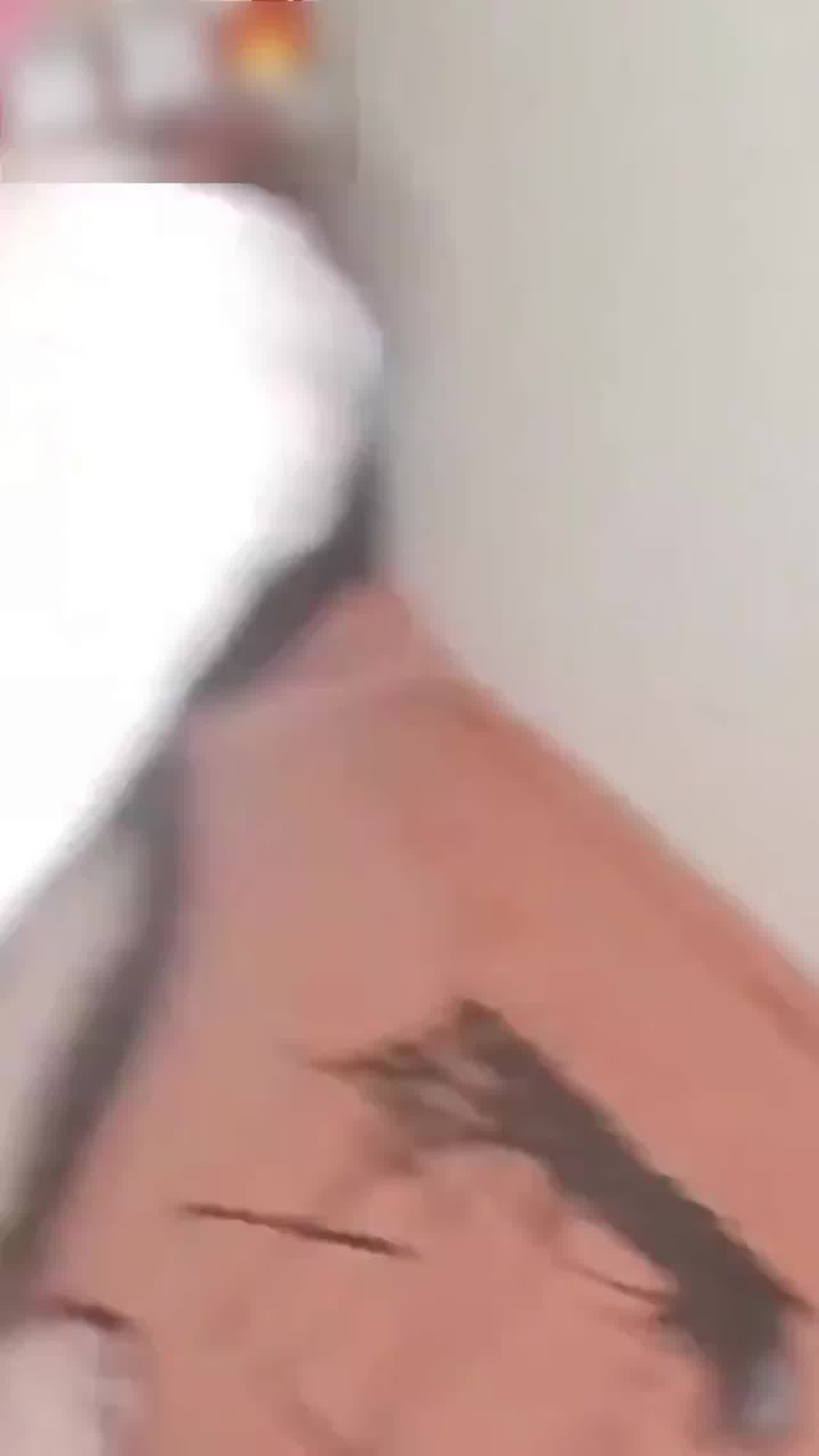  极品人妖 穿着情趣装被按在沙发上狂操 的剧照3