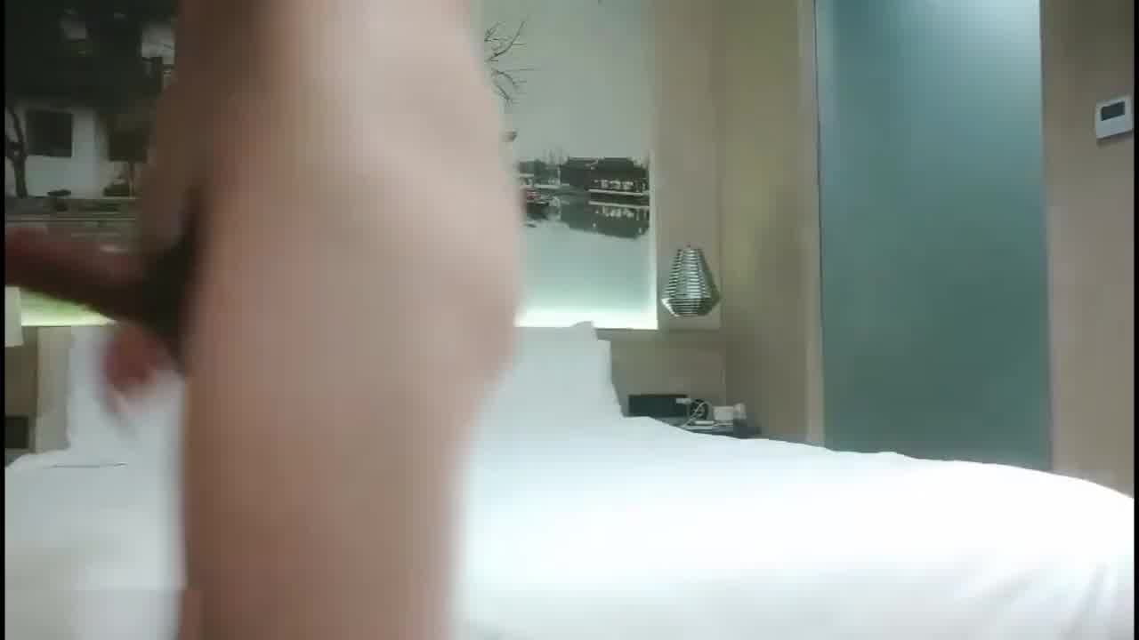  “爽~幼师妹妹”，00后肤白貌美俏佳人，特写鲍鱼，淫水汪汪极其诱人，打桩机狂干不停 的剧照1