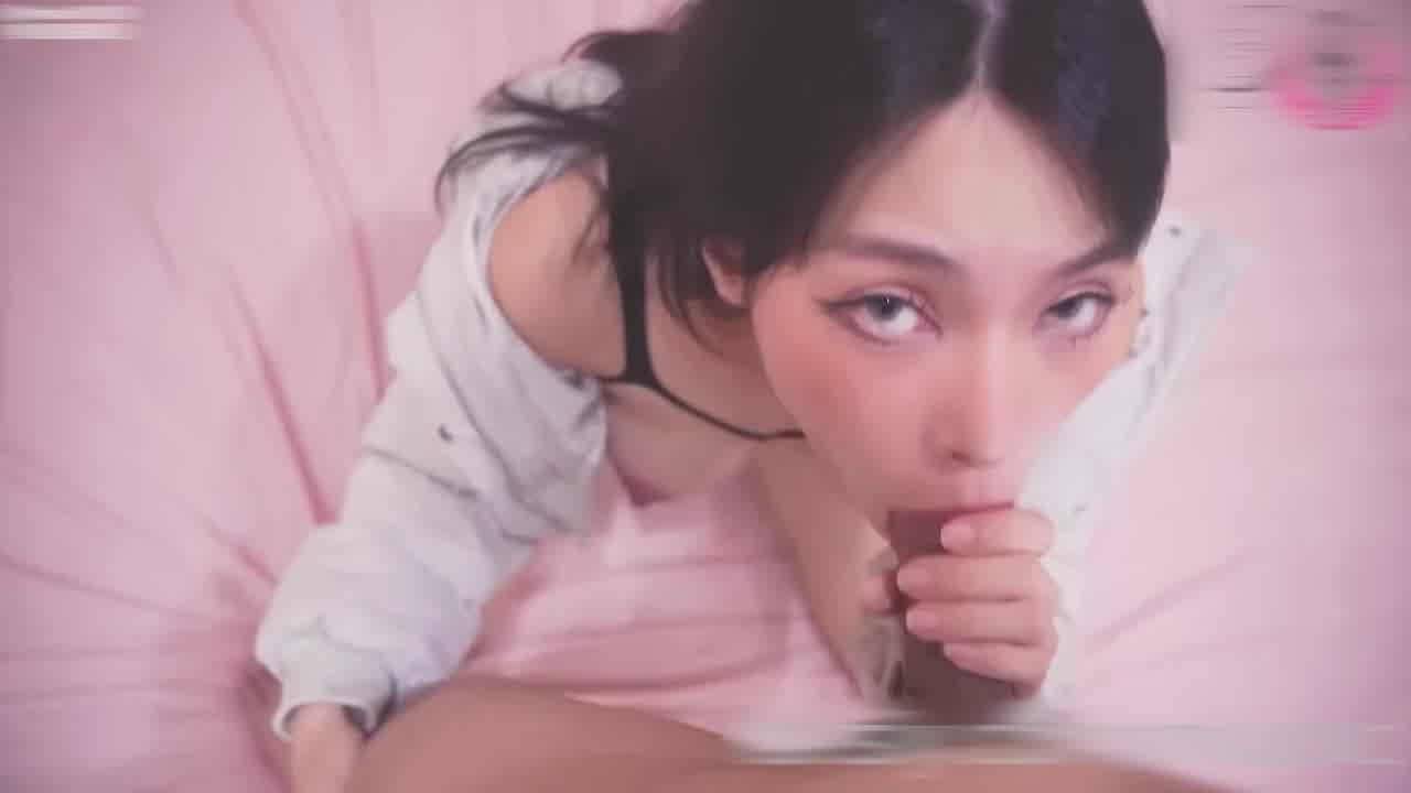  性感表妹用火辣裸体阻断了我得“NNN”（十月不射）挑战，忍不住后入内射了表妹 的剧照8