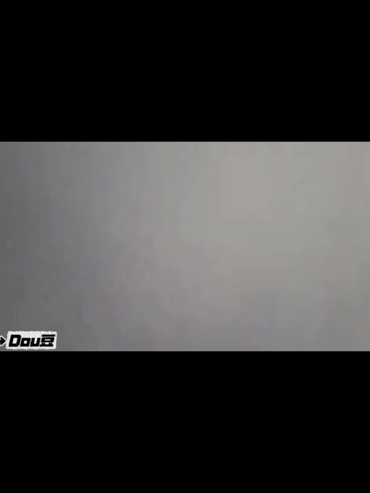  在校高冷女神黑丝足交 后入 的剧照6