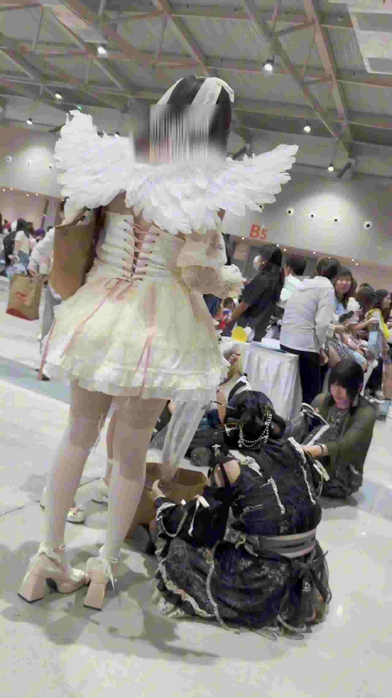  白衣天使裙下有小可爱 的剧照4