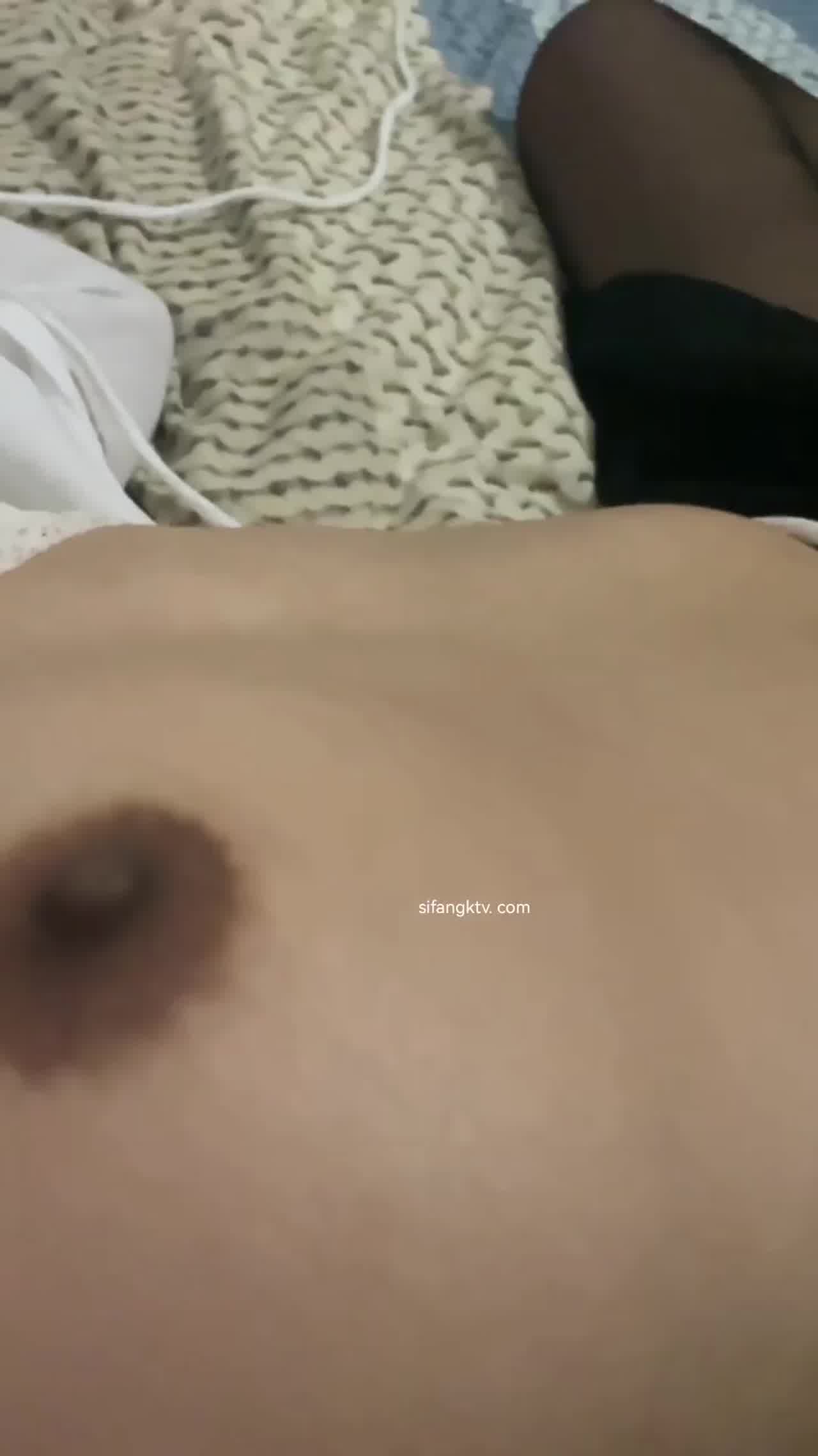  曝光流出博洛尼亚大学留学生 阮如意 回国后被下药玩弄打火机 剪刀 牙刷尽情玩耍 的剧照5