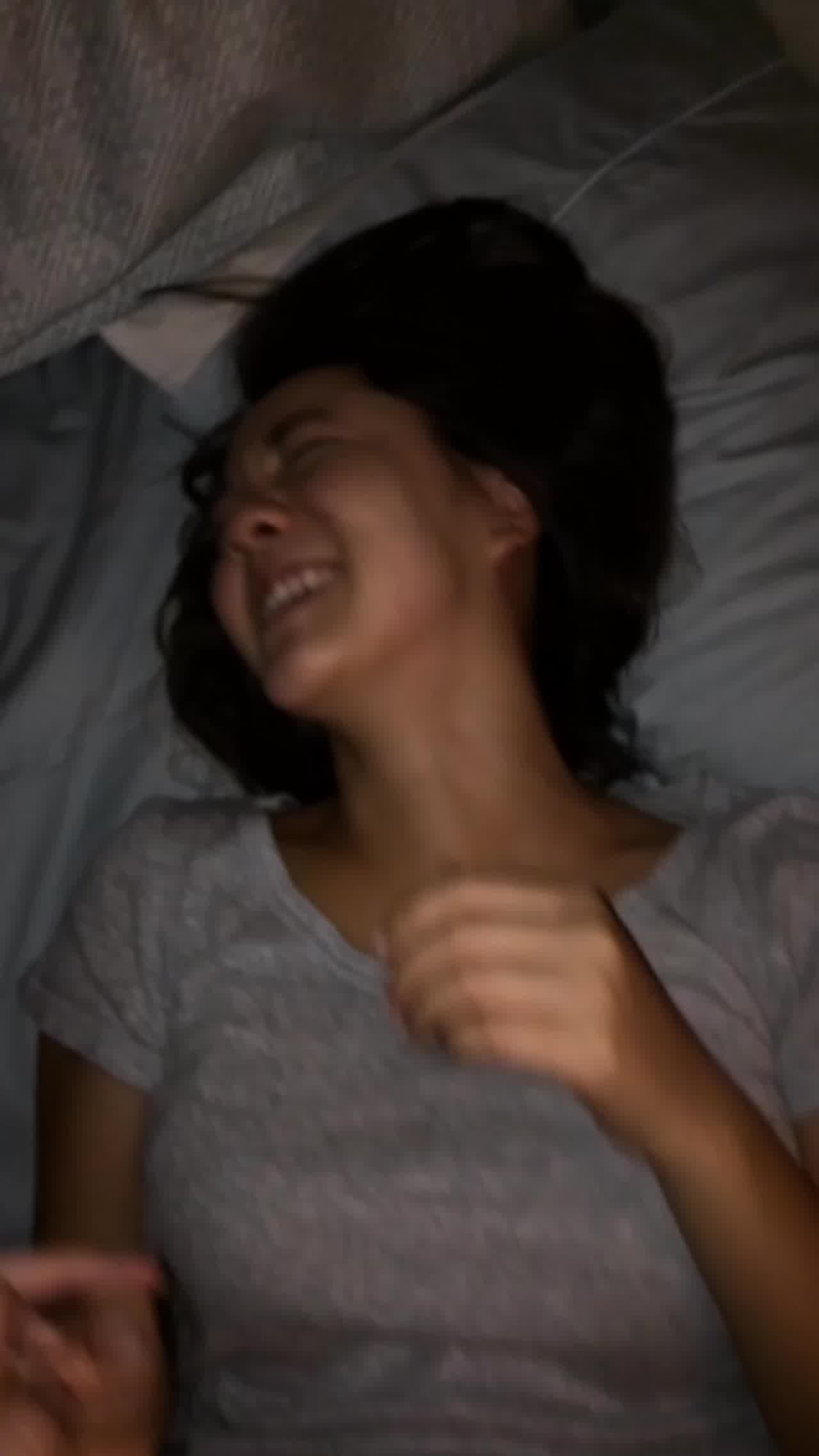  香港留学生爆操拉拉熊女孩 笑的好开心阿 的剧照10