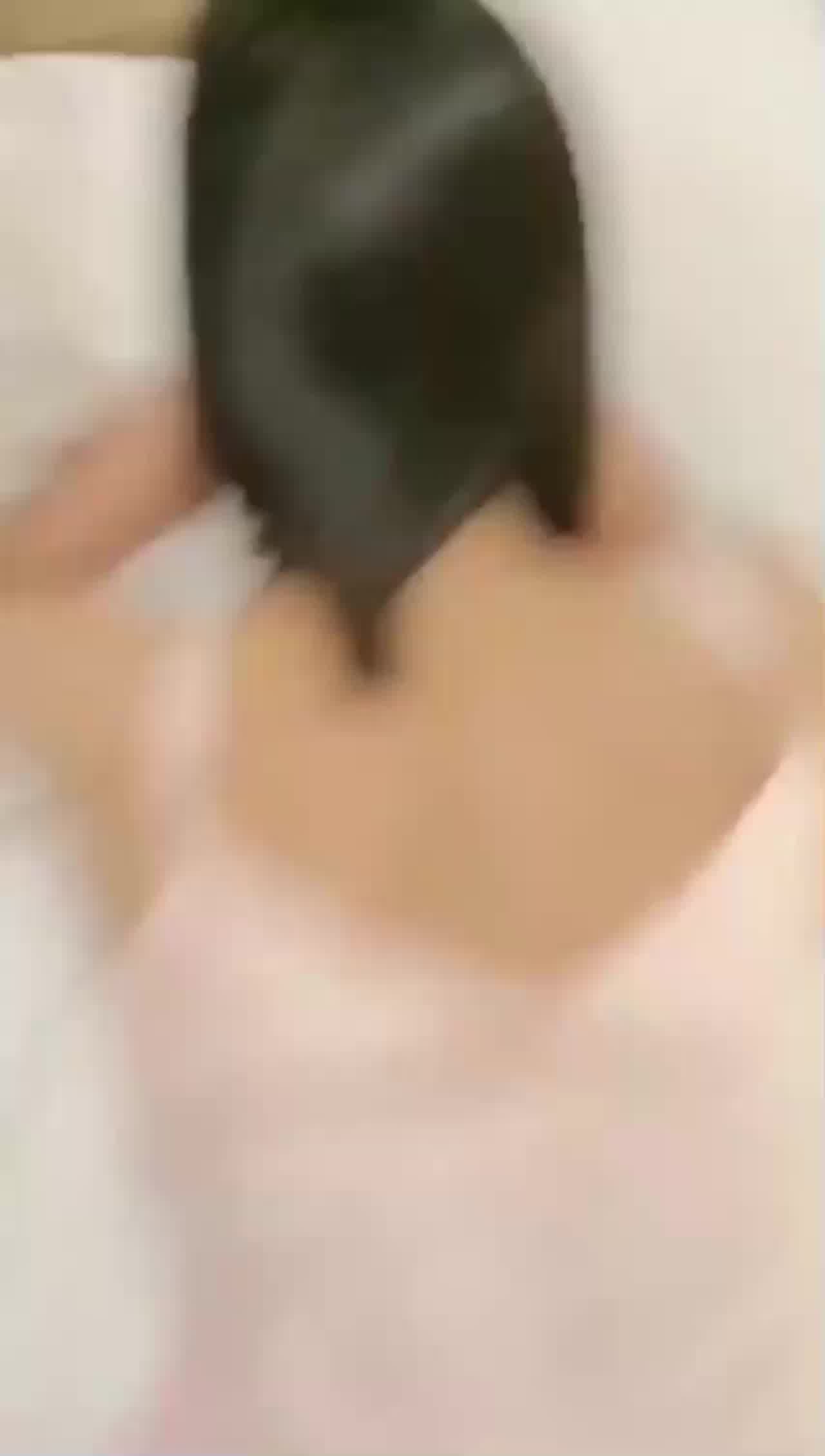  一边给闺蜜打电话，一边坐爱，确实很刺激 的剧照5