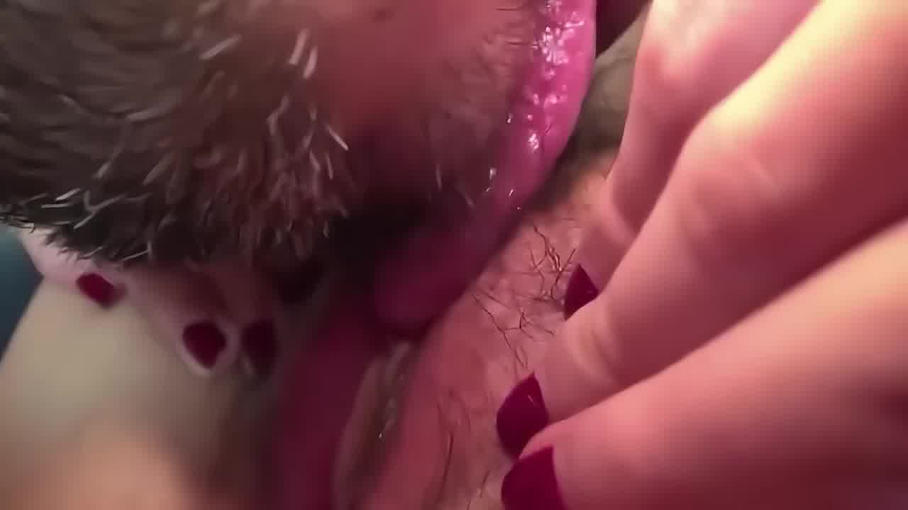  卖身，馒头穴嫩妹，玩肛门逼逼被灌的满满当当的精液 的剧照4