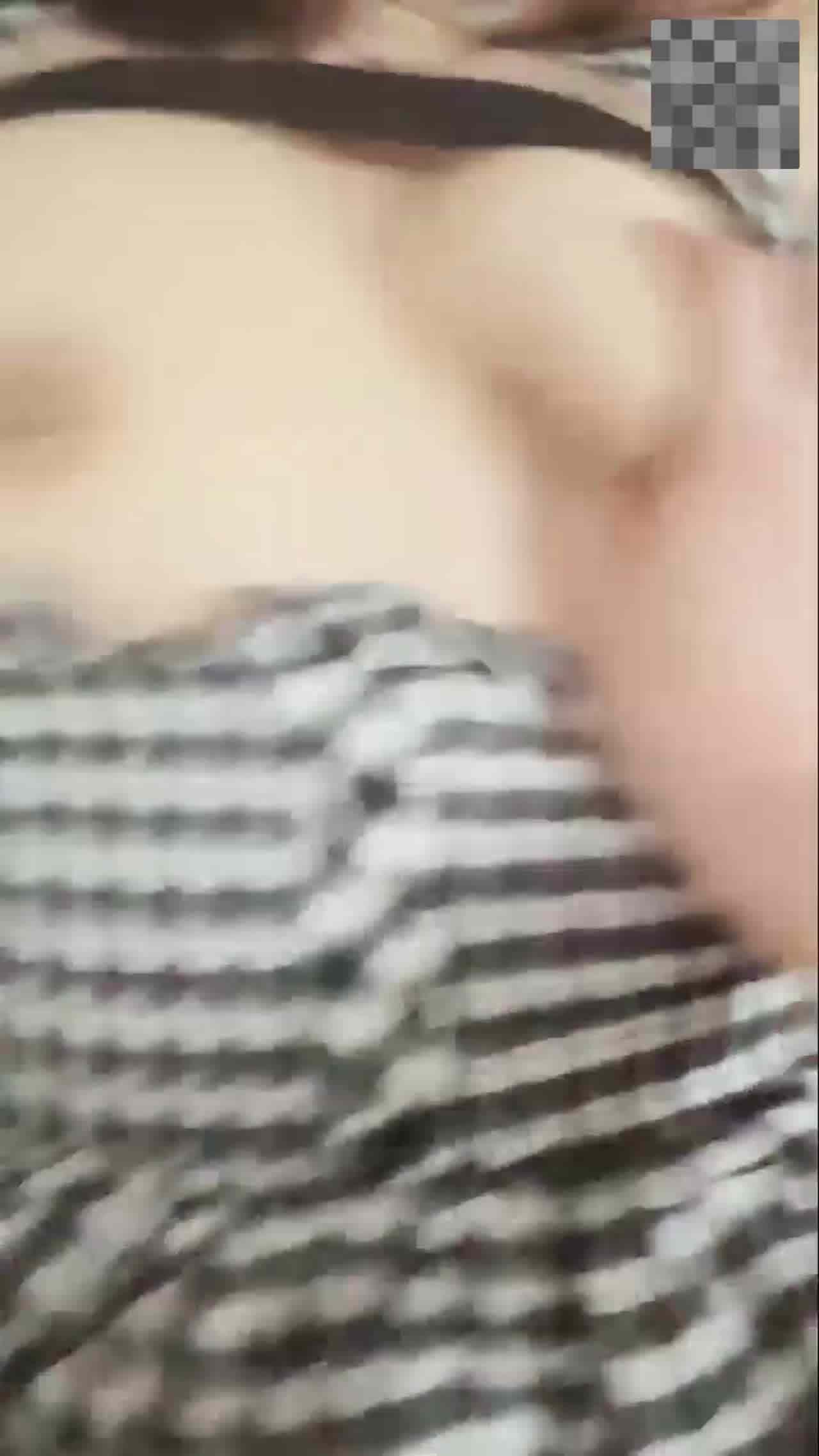  和姐姐在租房的日子姐姐在喝的微醺状态下居然和我做爱了 的剧照5